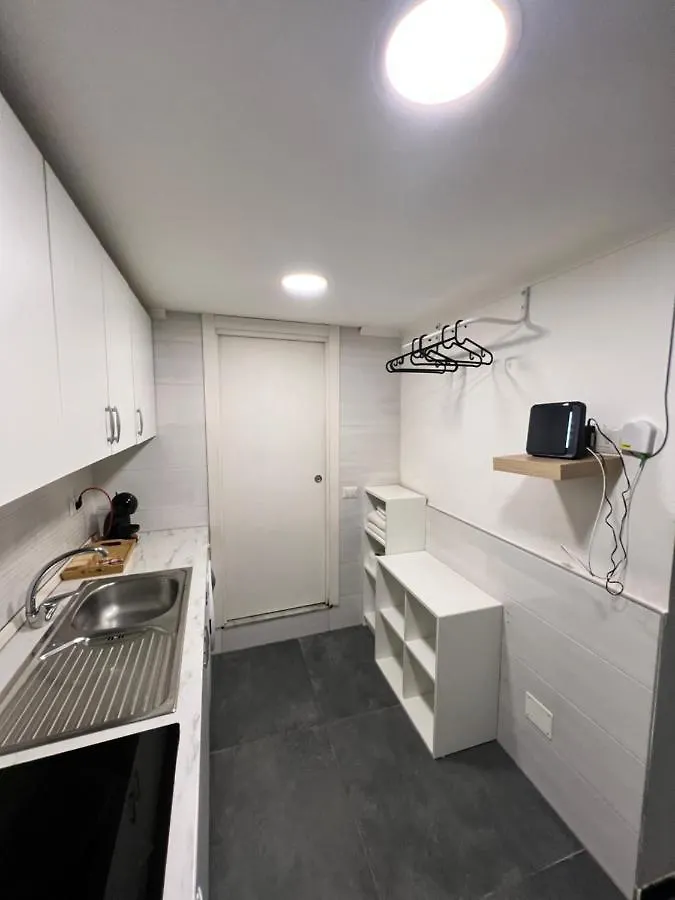 B&B Luna Rossa Naples Apartment